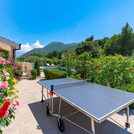 Kučiće Villa Ana - 3 Bedroom Villa With Private Pool And Unspoiled Natural Environment מראה חיצוני תמונה