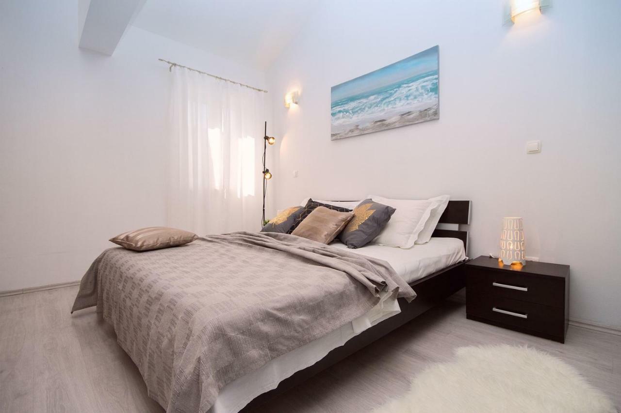 Kučiće Villa Ana - 3 Bedroom Villa With Private Pool And Unspoiled Natural Environment מראה חיצוני תמונה