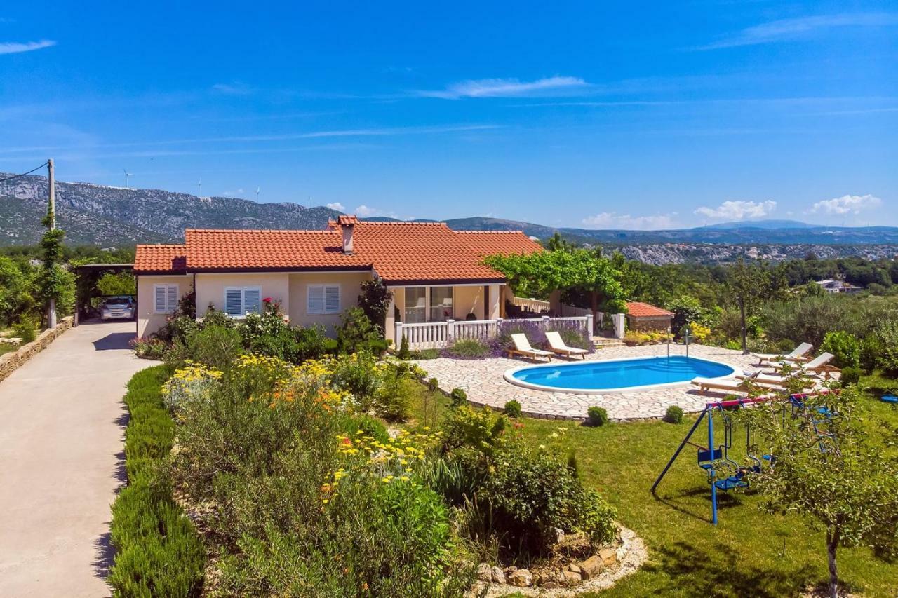 Kučiće Villa Ana - 3 Bedroom Villa With Private Pool And Unspoiled Natural Environment מראה חיצוני תמונה