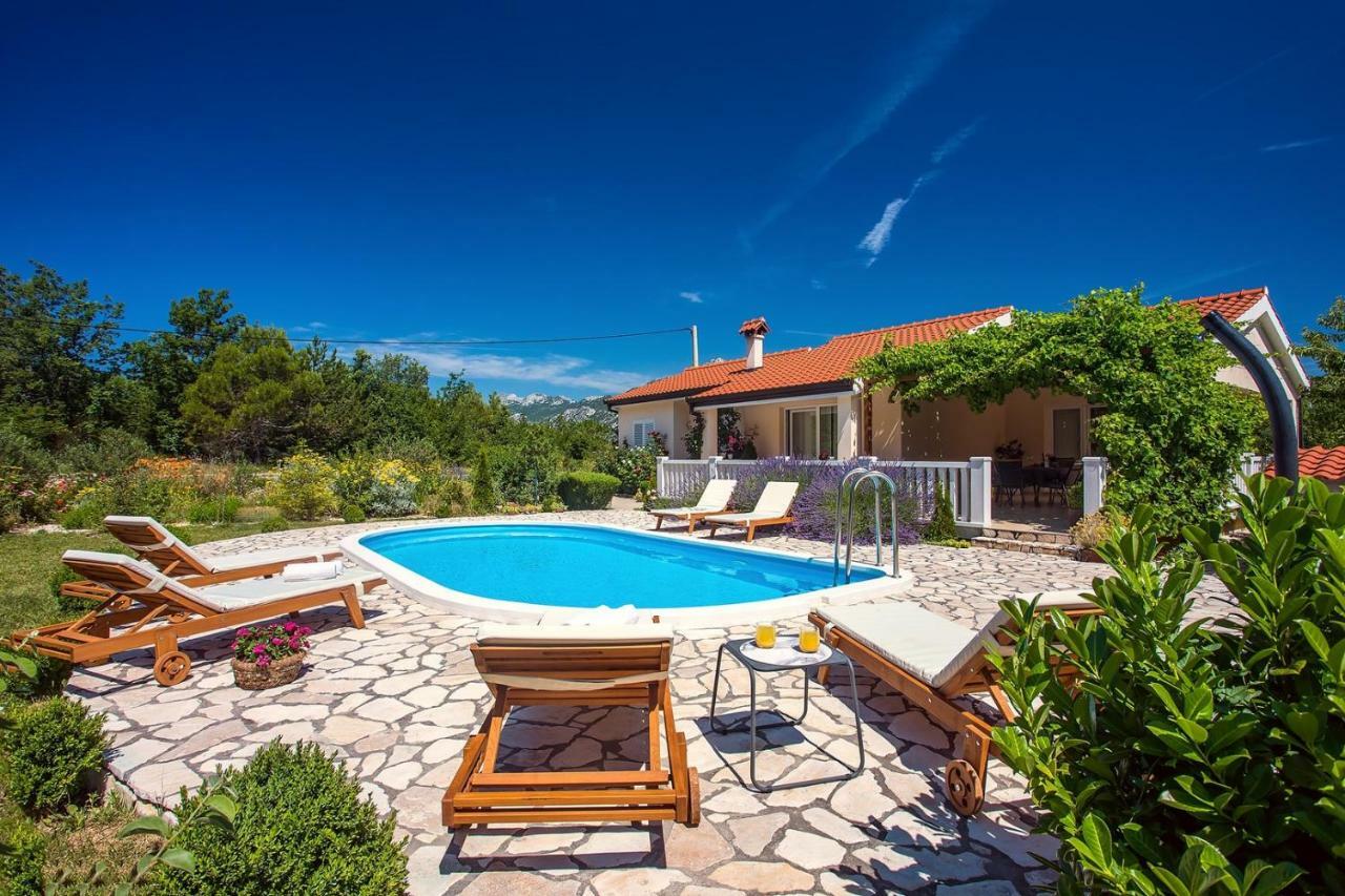 Kučiće Villa Ana - 3 Bedroom Villa With Private Pool And Unspoiled Natural Environment מראה חיצוני תמונה