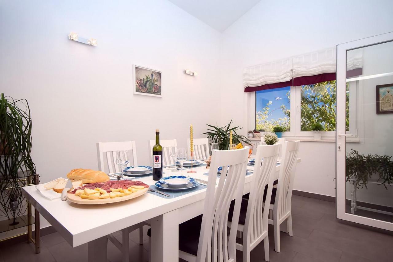 Kučiće Villa Ana - 3 Bedroom Villa With Private Pool And Unspoiled Natural Environment מראה חיצוני תמונה