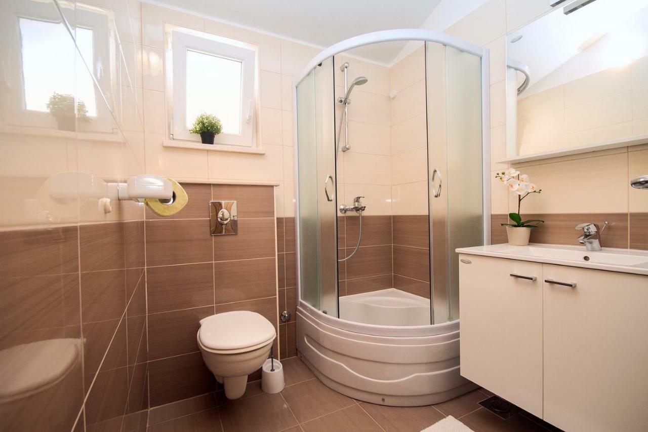 Kučiće Villa Ana - 3 Bedroom Villa With Private Pool And Unspoiled Natural Environment מראה חיצוני תמונה