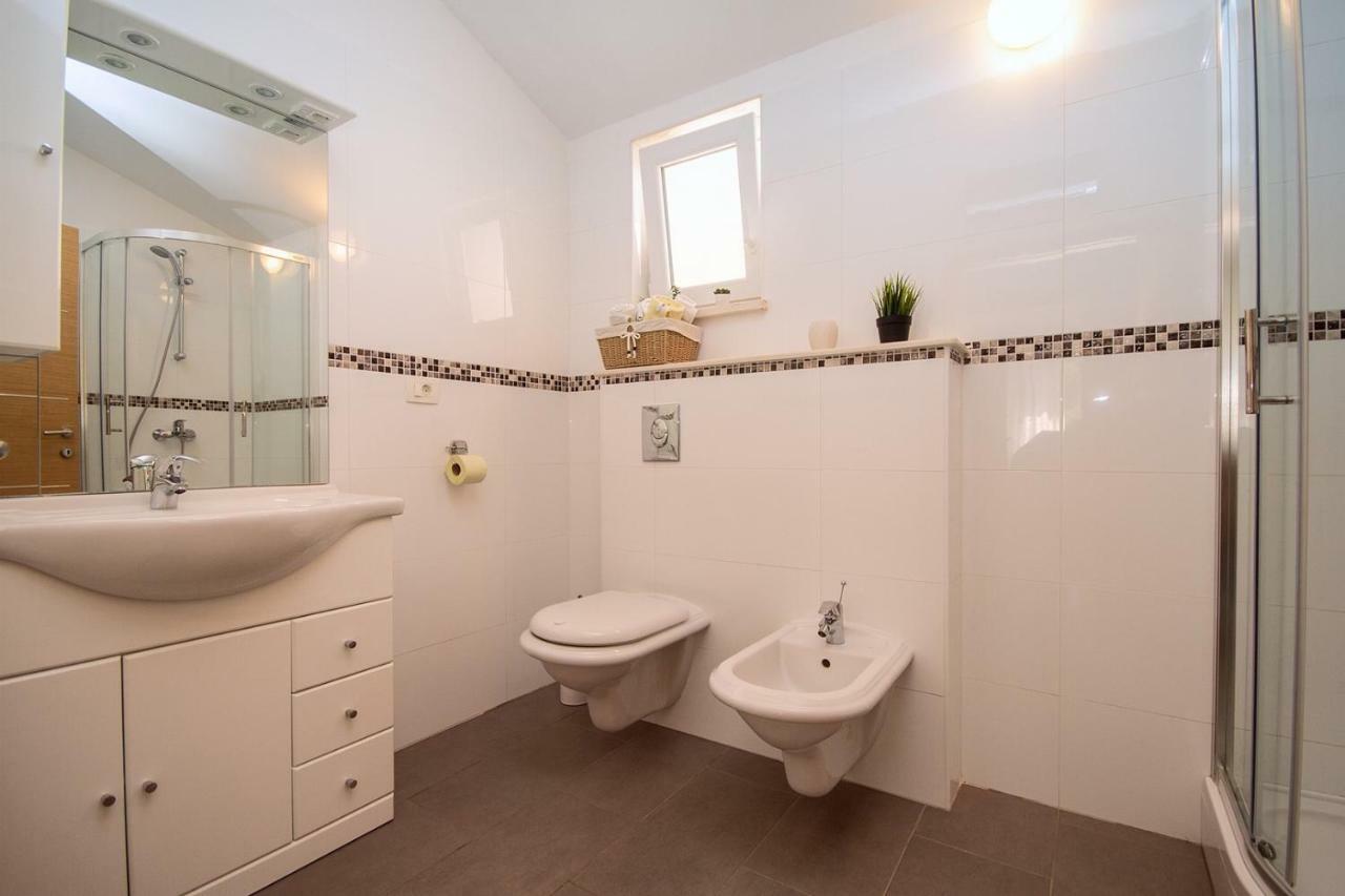 Kučiće Villa Ana - 3 Bedroom Villa With Private Pool And Unspoiled Natural Environment מראה חיצוני תמונה