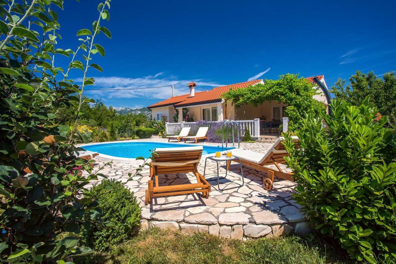Kučiće Villa Ana - 3 Bedroom Villa With Private Pool And Unspoiled Natural Environment מראה חיצוני תמונה