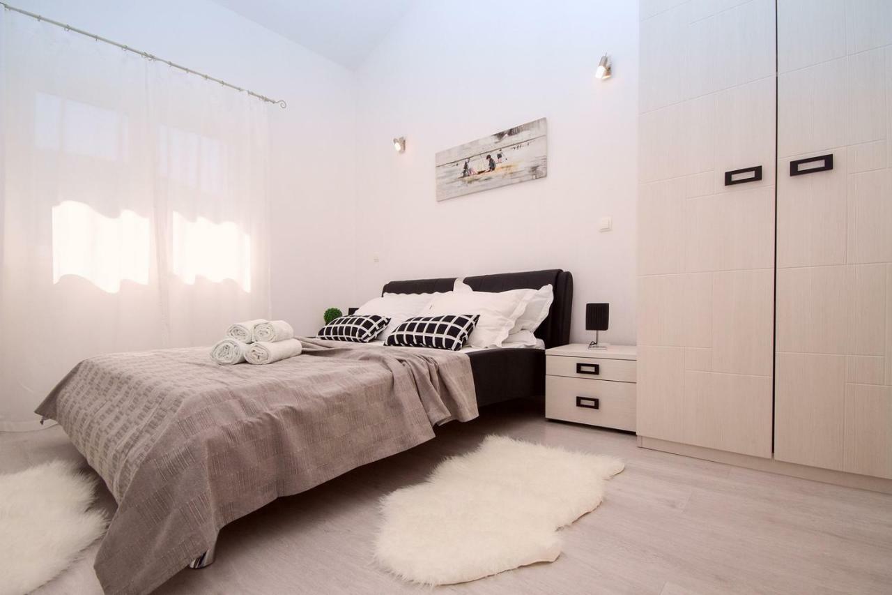 Kučiće Villa Ana - 3 Bedroom Villa With Private Pool And Unspoiled Natural Environment מראה חיצוני תמונה