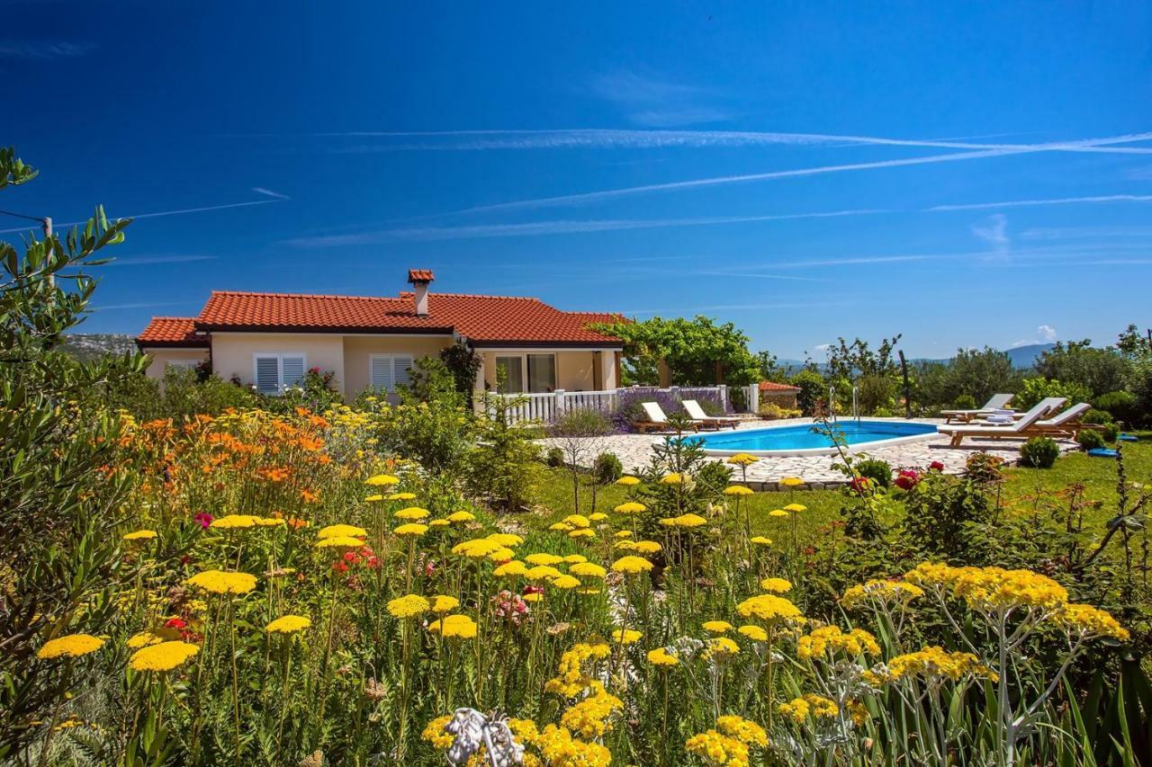 Kučiće Villa Ana - 3 Bedroom Villa With Private Pool And Unspoiled Natural Environment מראה חיצוני תמונה